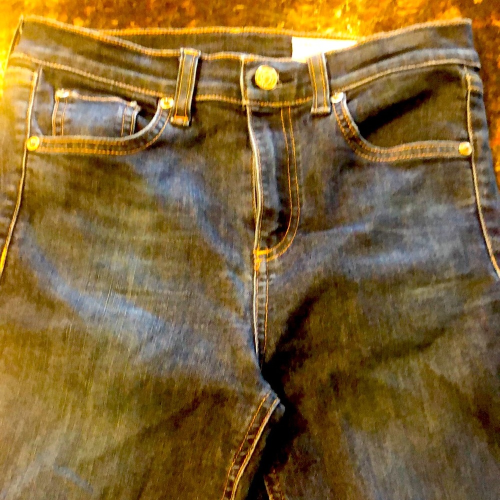 Rag and bone high rise size 25 jeans. Frayed anke.